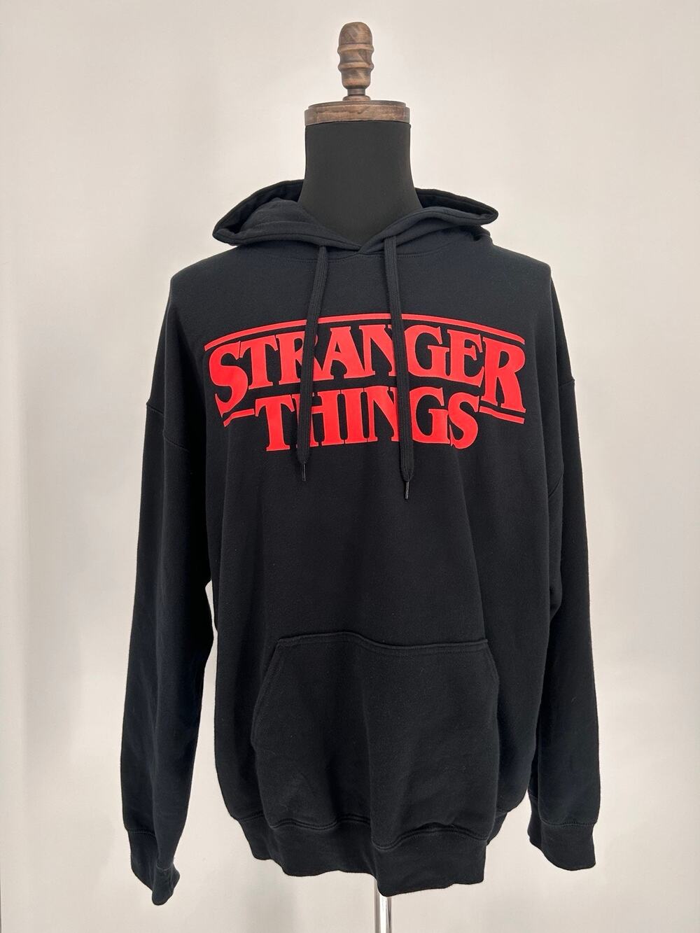 Netflix Stranger Things Logo Pullover Hoodie Black Red Mens XL Official Merch